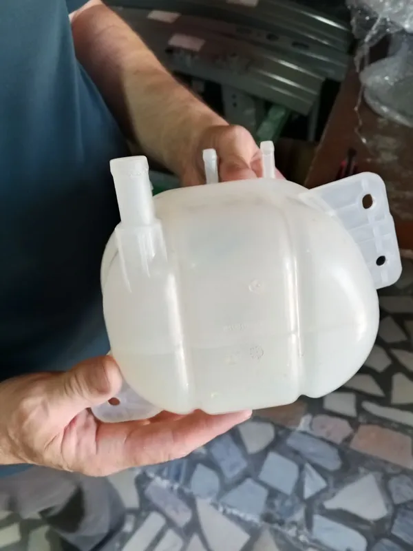 Бачок для воды Dongfeng EP 008 3 Бачок для воды Dongfeng EP 008 3