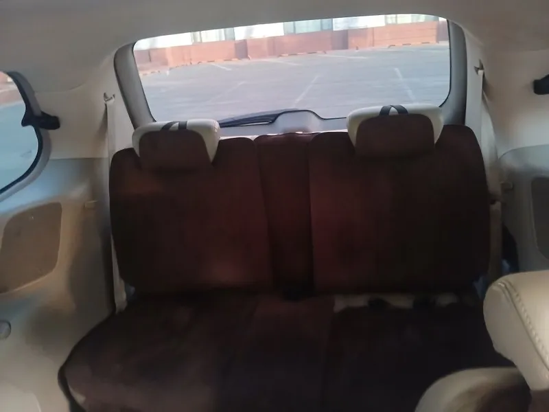 Kia Karnival Rent Car 6 Kia Karnival Rent Car 6