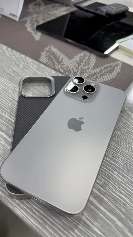 iPhone 15 Pro Max 2