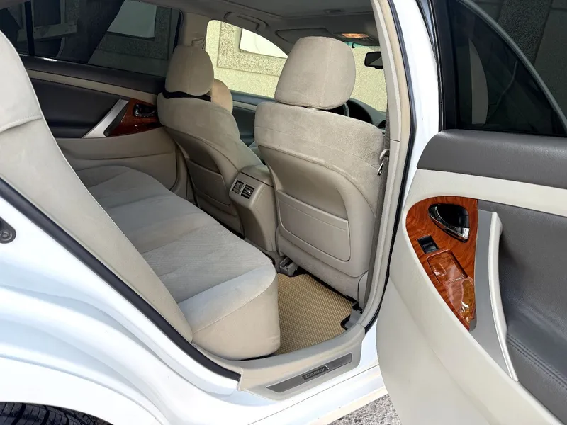 Toyota Camry отличный машина — фото 2