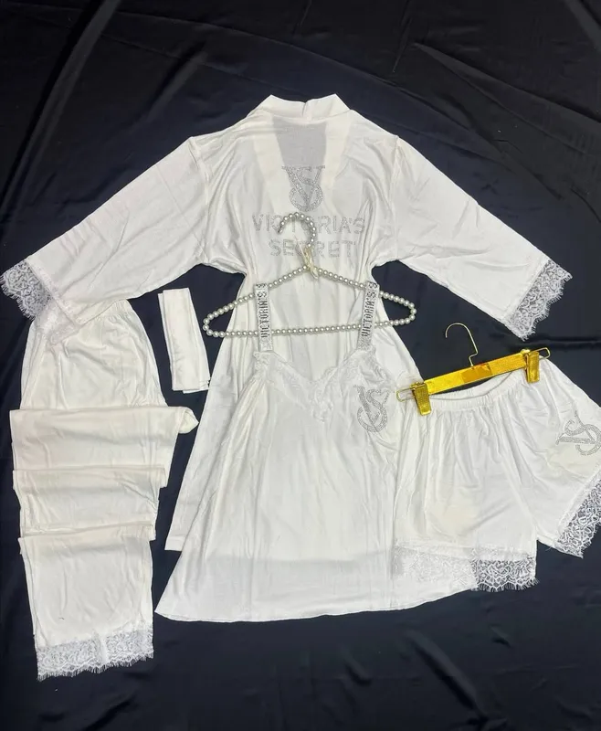 Ночной комплект Victoria's Secret 4 шт. 1 Ночной комплект Victoria's Secret 4 шт. 1