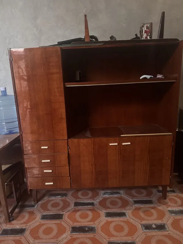 Мебельный шкаф для посуд и вещей