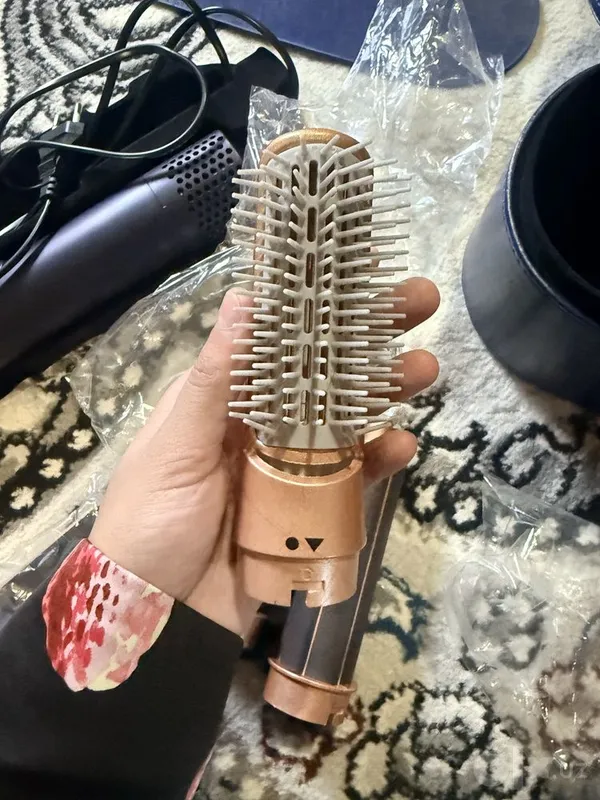 Фен Dyson для укладки волос 3 Фен Dyson для укладки волос 3
