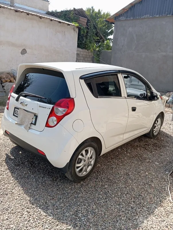 Spark 1.25 sotiladi 4 Spark 1.25 sotiladi 4