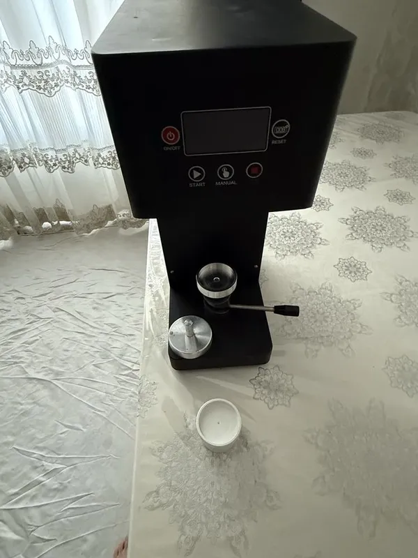 Машина для запечатывания банок Della, полностью... — фото 1