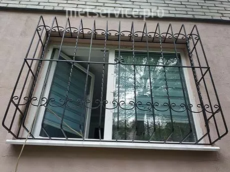 #К1 Установка решеток на окна и козырьков 6