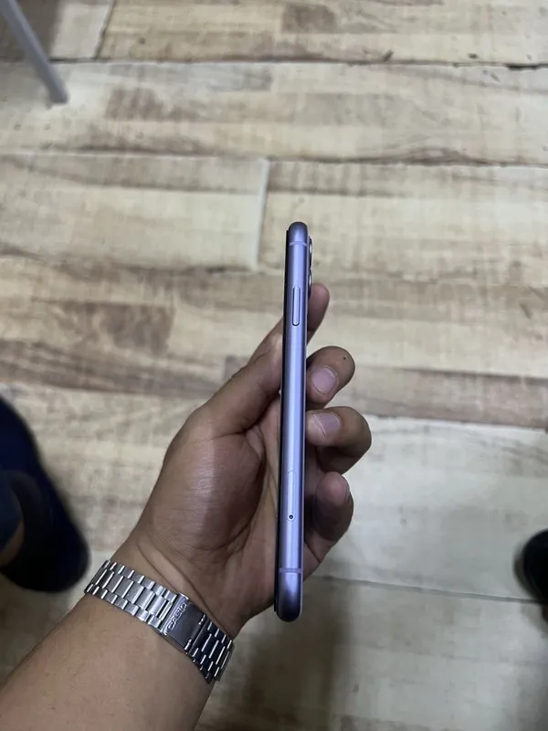 Srochni iphone 11 sotilad