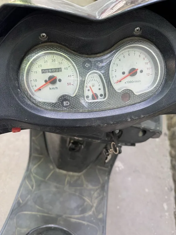 Скутер LF50QT-26 C - Бензин 5 Скутер LF50QT-26 C - Бензин 5