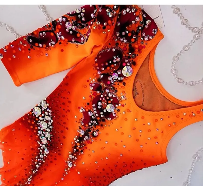 Badiiy gimnastika uchun kupalnik 2 Badiiy gimnastika uchun kupalnik 2