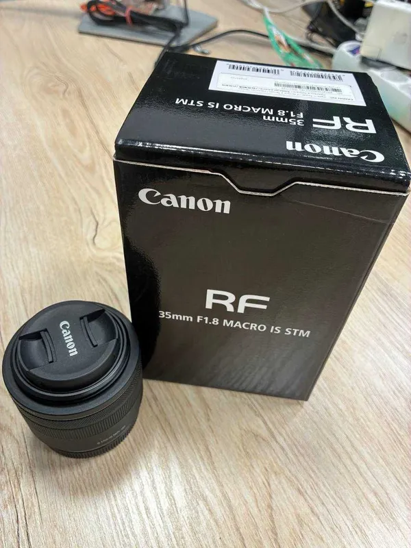 Canon RF 35 mm 1.8 macro — фото 1