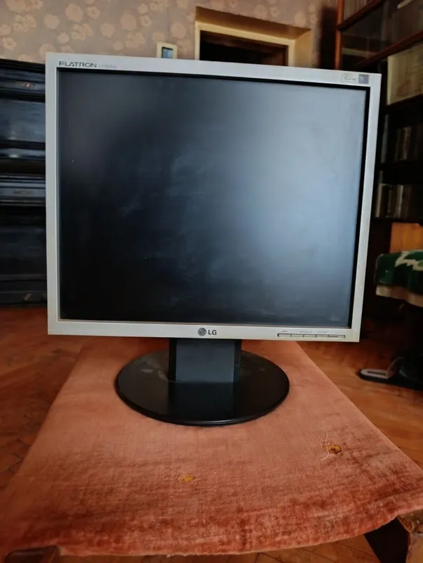 LG FLATROH l1750sq. оригинал. 1 LG FLATROH l1750sq. оригинал. 1