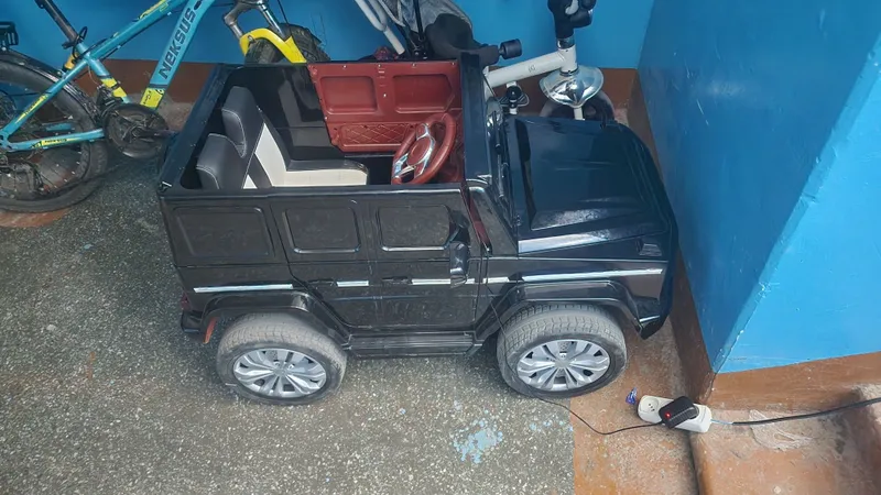 Bolalar elektr mashina sotiladi