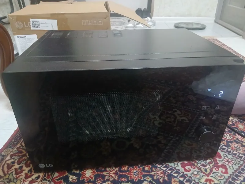 Mikrotoʻlqinli pech LG