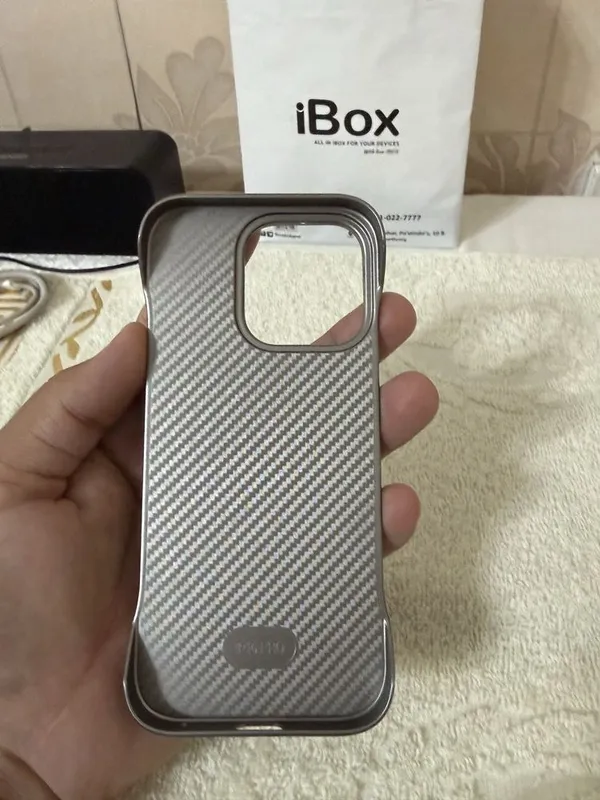 iPhone 16 Pro uchun chexol. — фото 1