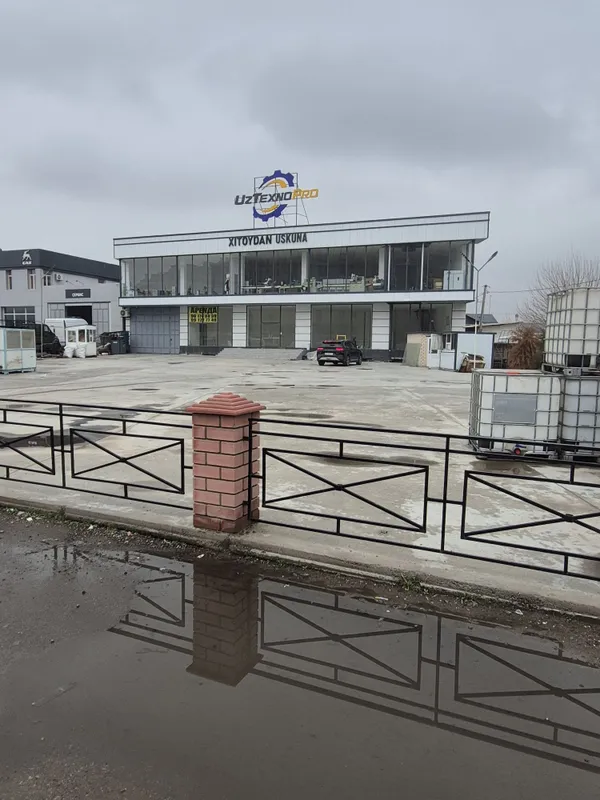 Автосалон еки спецтехника сотиш учун ажойиб жой ижарага берилади.
