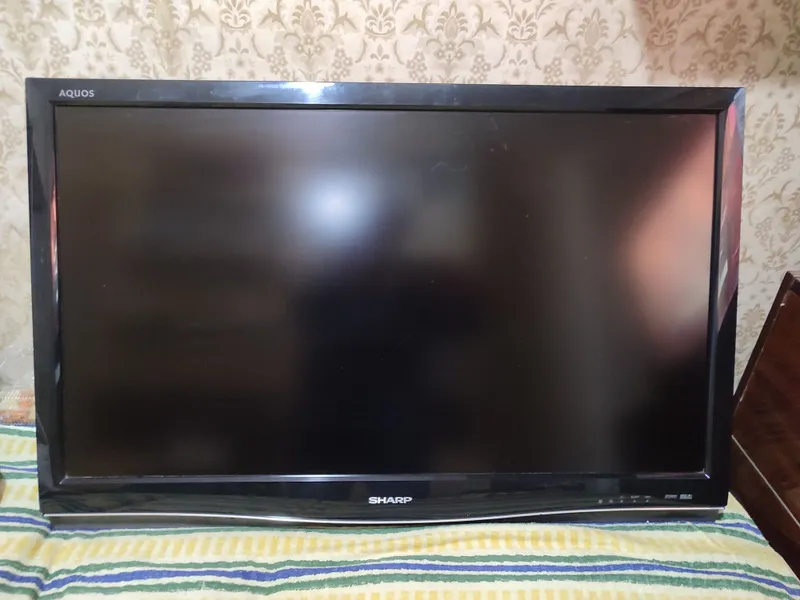Телевизор Toshiba (43 диагональ) made in Japan.