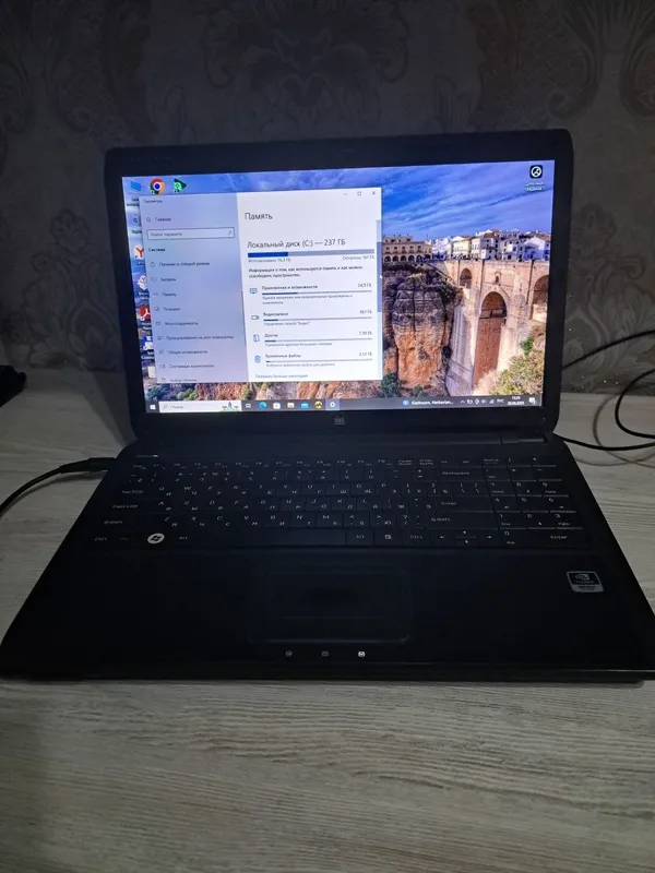 Notebook sotiladi