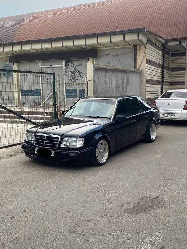 Mercedes-Benz W124 E320 «Волчок»