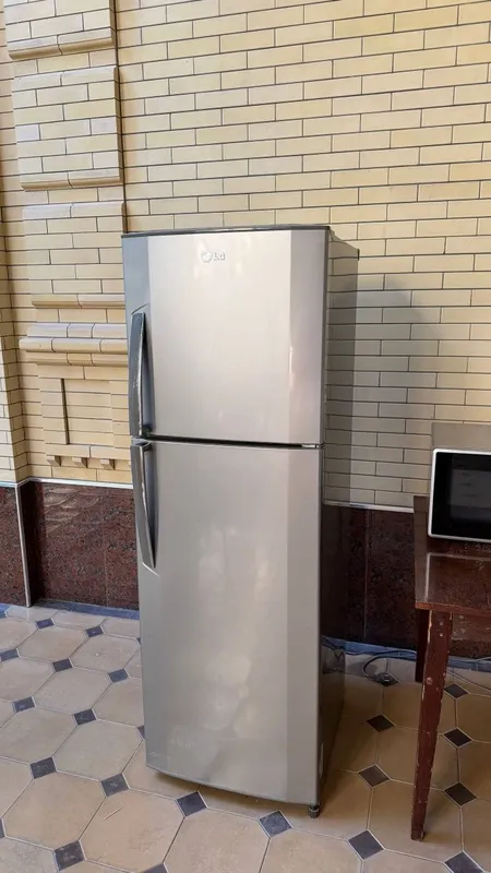 Холодильник LG в отличном состоянии 1