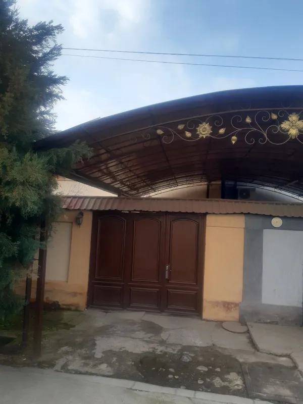 3 sotixli xovli uy sotiladi
