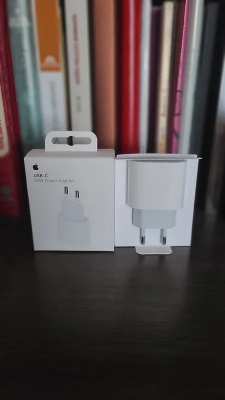 Оригинальная зарядка iPhone