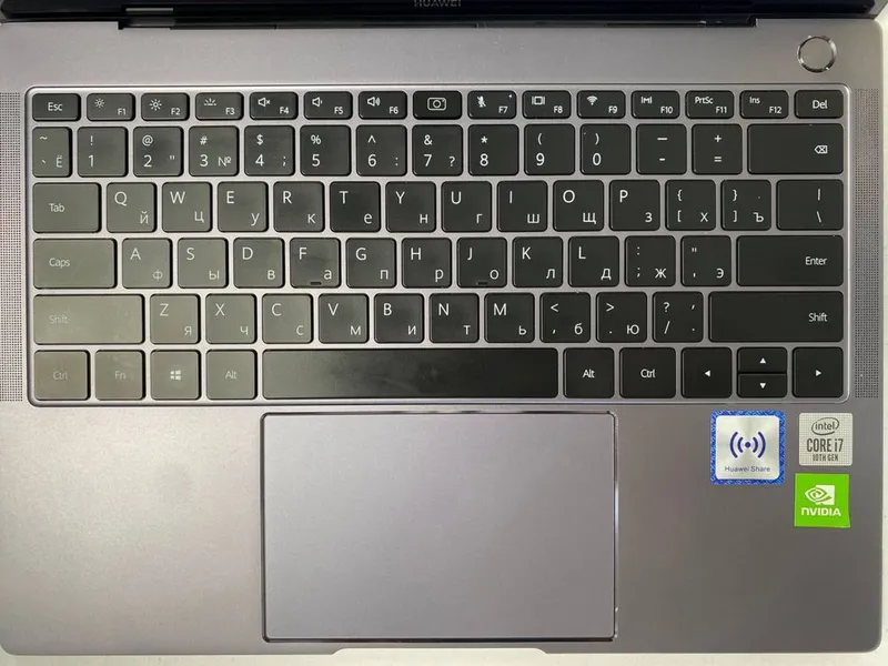 Huawei core i7.. 16/1TB ekran sensor metal korpus 5