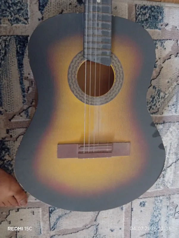 Gitara sotiladi 2