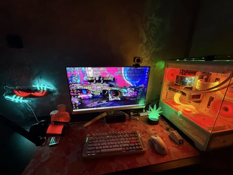 Kompyuter pc sotiladi 2500$ ga terilgan