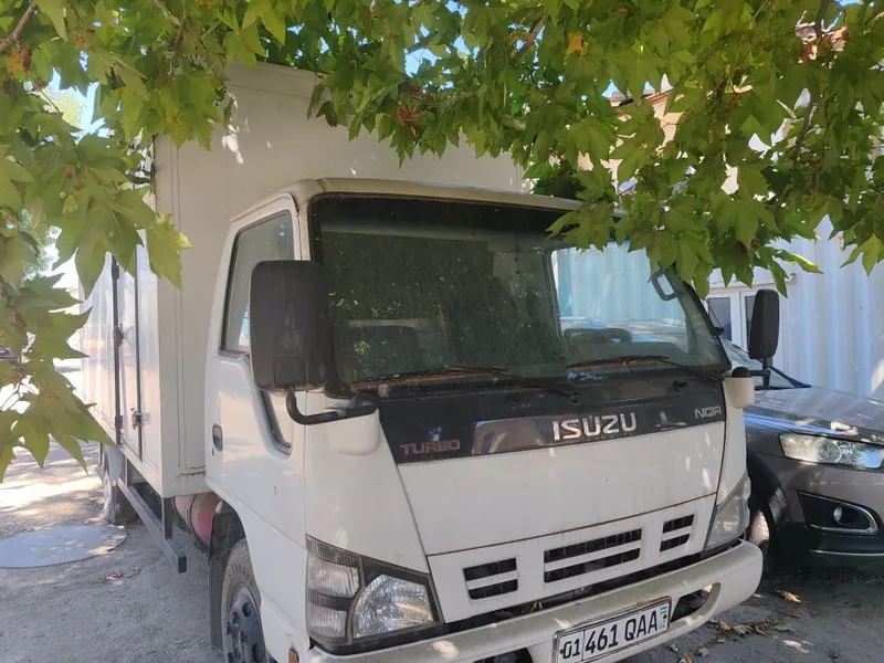 Продается автомашина ISUZU 1