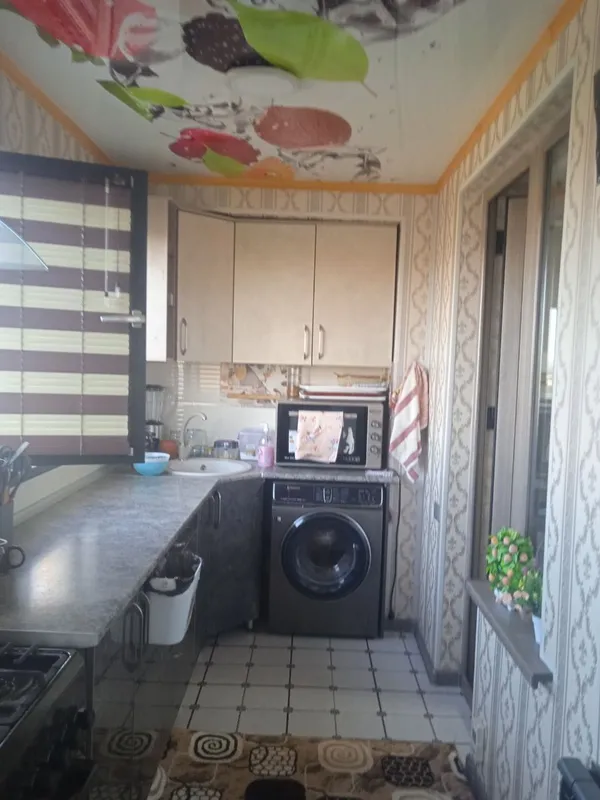 7 mkr 80 magazin yonida TROXLISNIK domidan kvartira sotiladi 3