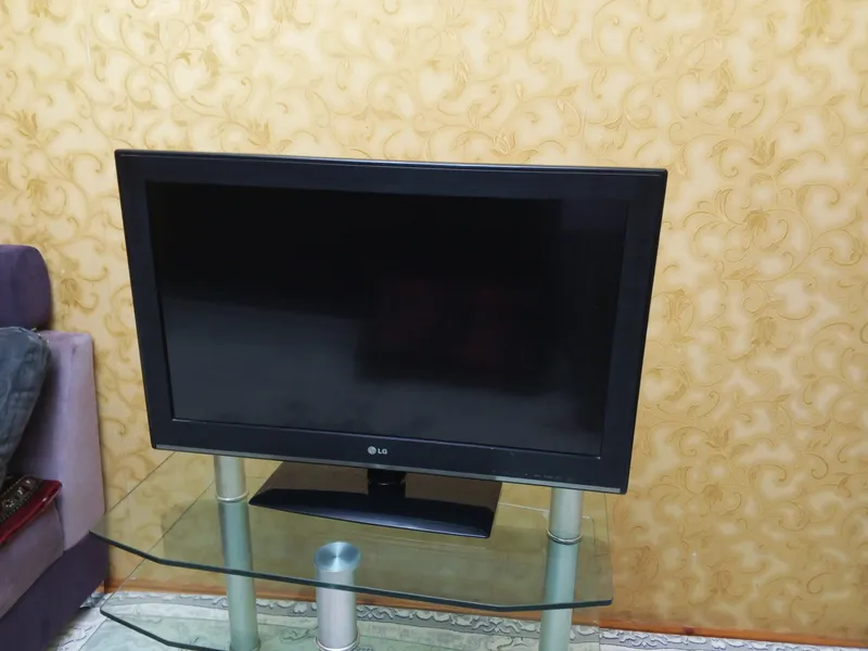 LG 32 televizor 2
