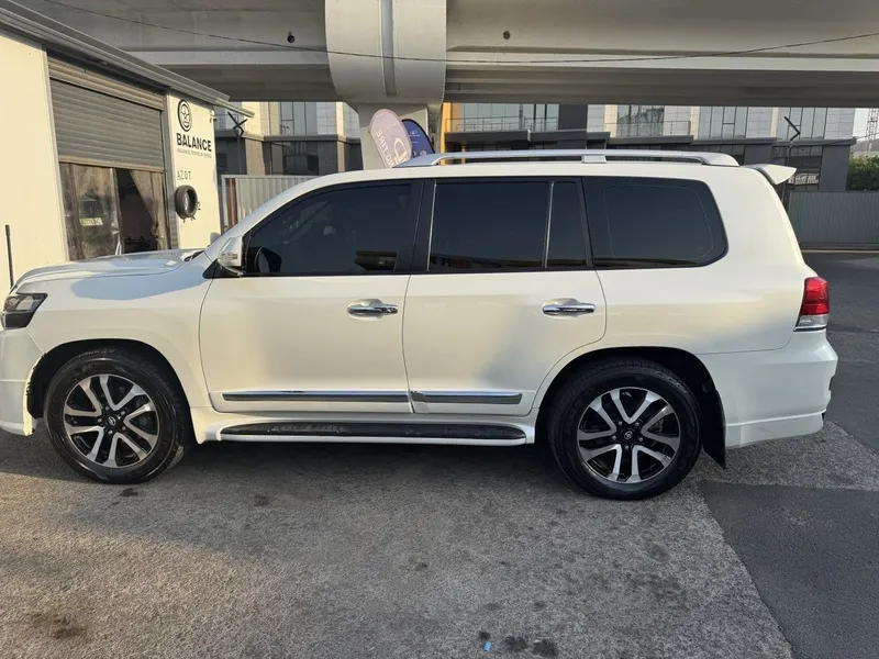 Land Cruiser 200 TOYOTA своя. — фото 3