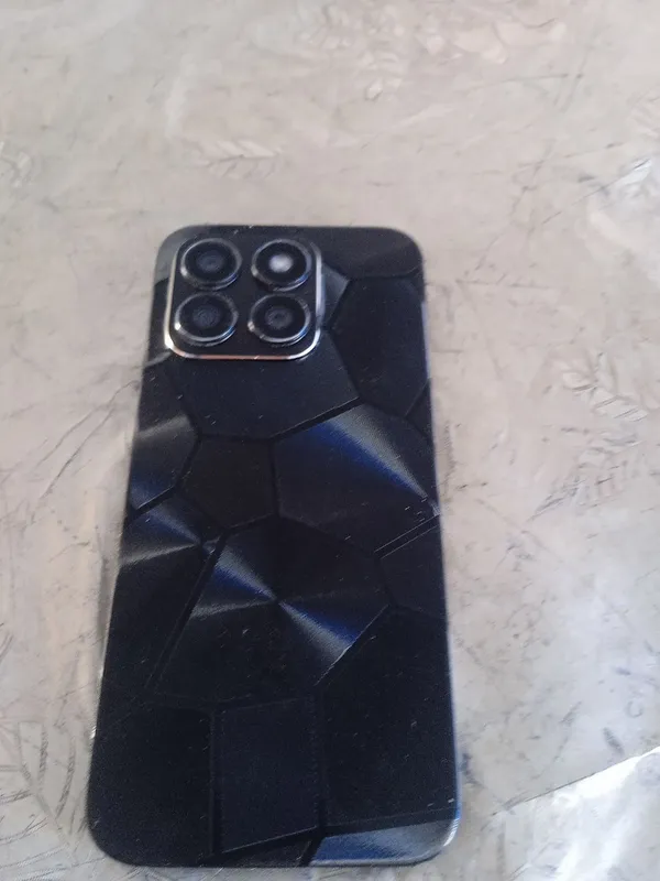 Honor x8b 256 есть 1