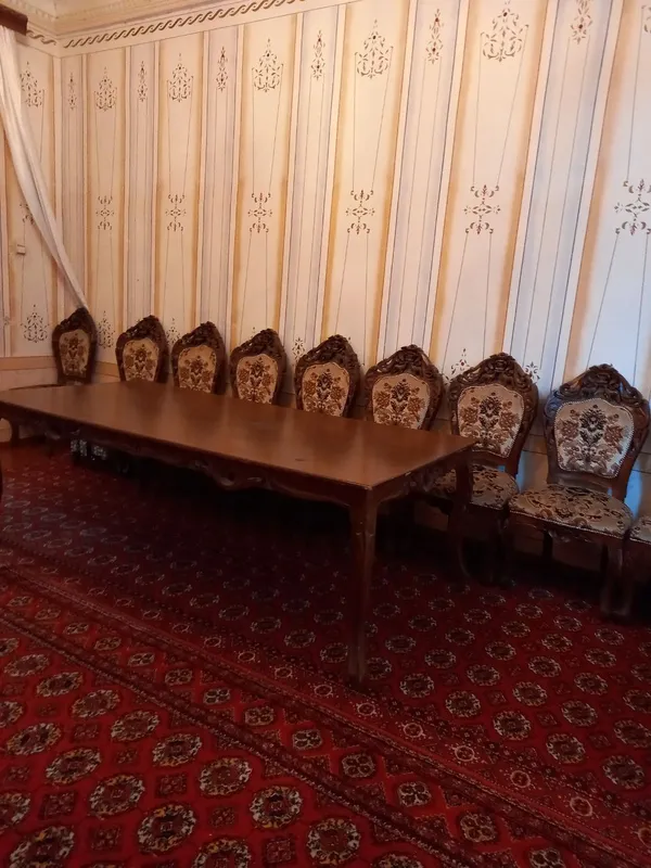 Стол и стулья, 12 штук, продаются в городе 2 Стол и стулья, 12 штук, продаются в городе 2