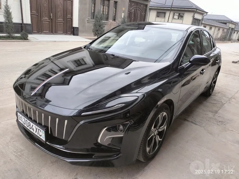 Hongqi eqm 5 sotiladi 5 Hongqi eqm 5 sotiladi 5