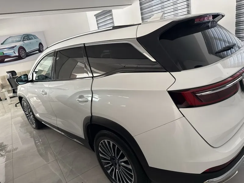 Jetour x 90+ sotiladi 4