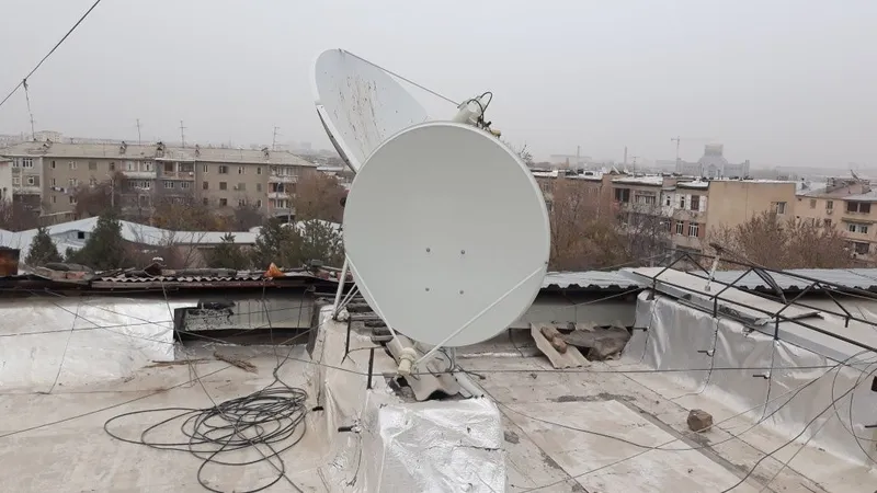 СРОЧНО!!! 2 Спутниковые антенны с 3 головками. Цена договорная. — фото 4