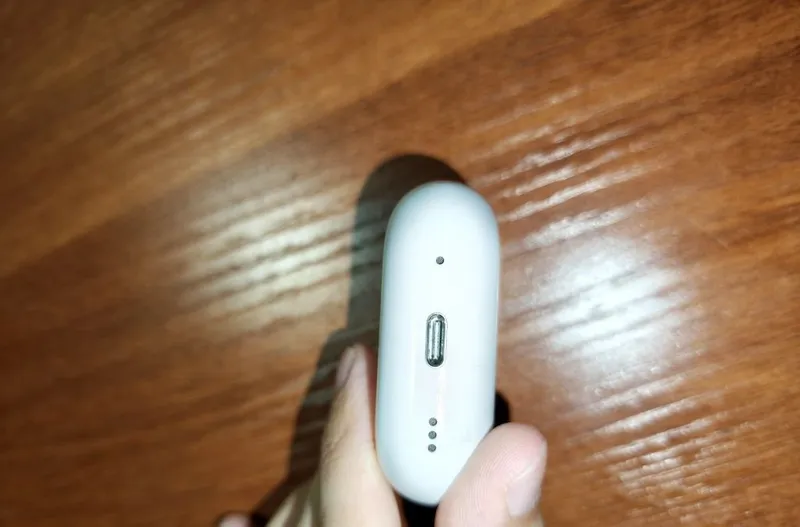 Airpods pro 2(type-c) 3 Airpods pro 2(type-c) 3
