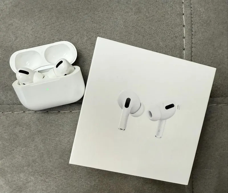 AirPods Pro Оригинал100% Отличном Состояния ИЗ США AirPods Pro Оригинал100% Отличном Состояния ИЗ США