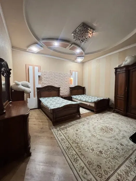 Ijaraga: 5 xonali uy/kvartira, 350 m², 2/2, Mirzo-Ulug‘bek tumani 7