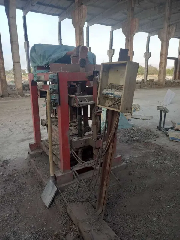 Shlakablok apparat sotiladi