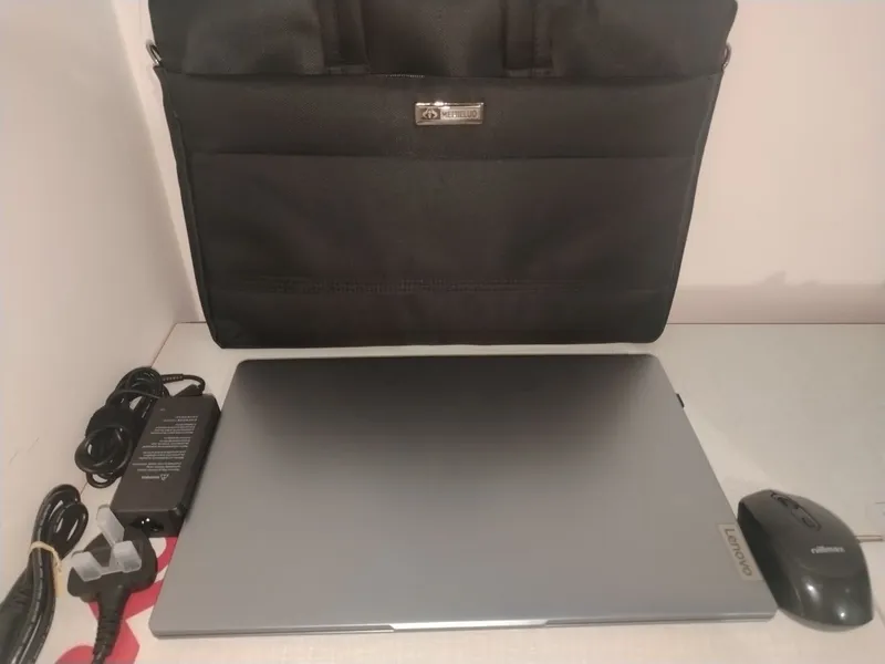 Lenovo noutbook sotiladi ishlatilmagan yangi Lenovo noutbook sotiladi ishlatilmagan yangi