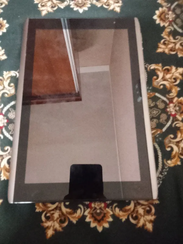 Планшет Acer 1 Планшет Acer 1