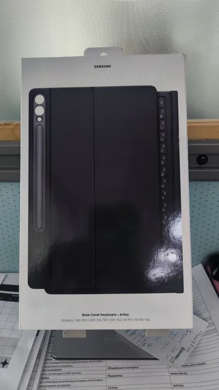 Оригинальный чехол с клавиатурой и тачпадом Samsung