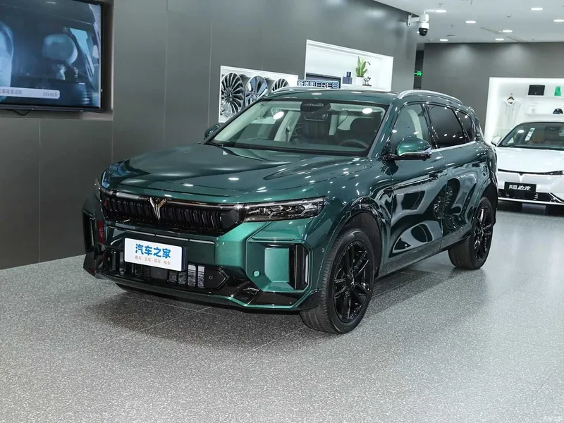 Voyah Free Hybrid 318km 4WD 2025 Naqd va halol nasiya Voyah Free Hybrid 318km 4WD 2025 Naqd va halol nasiya