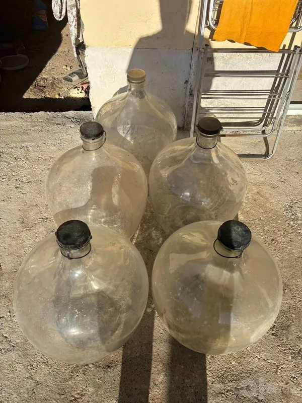 20 l, 10 l va 50 l shisha butilkalar sotiladi 1 20 l, 10 l va 50 l shisha butilkalar sotiladi 1