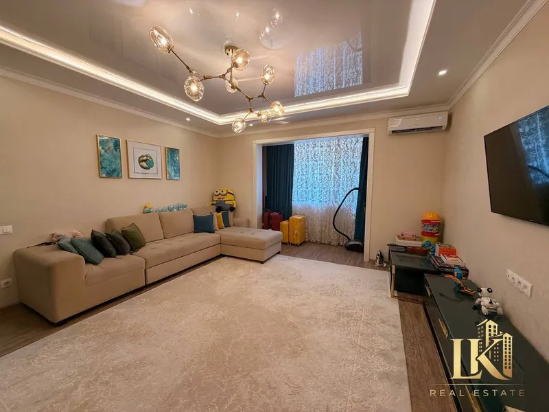 Продаётся 2-комнатная квартира, 63 м², 1/9 (Мирабадский район)