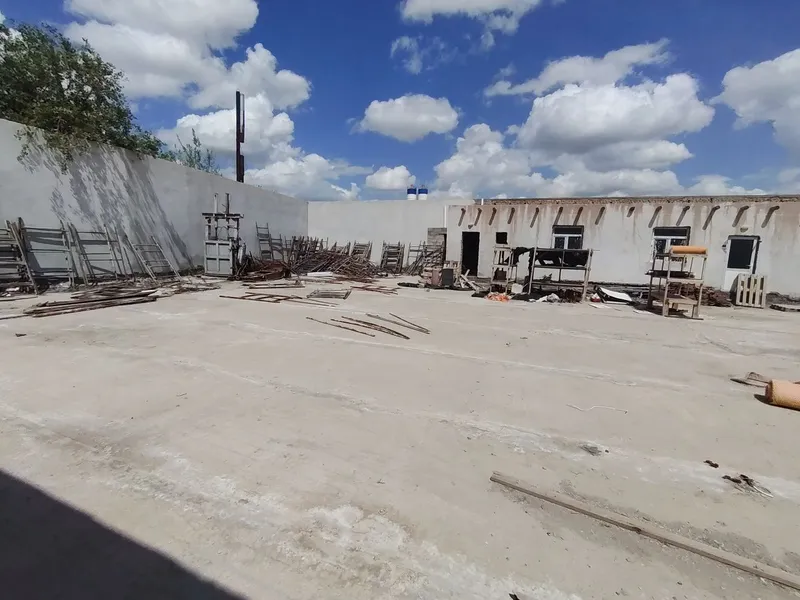 Noturar bino Sotiladi 1000 m² 6 Noturar bino Sotiladi 1000 m² 6