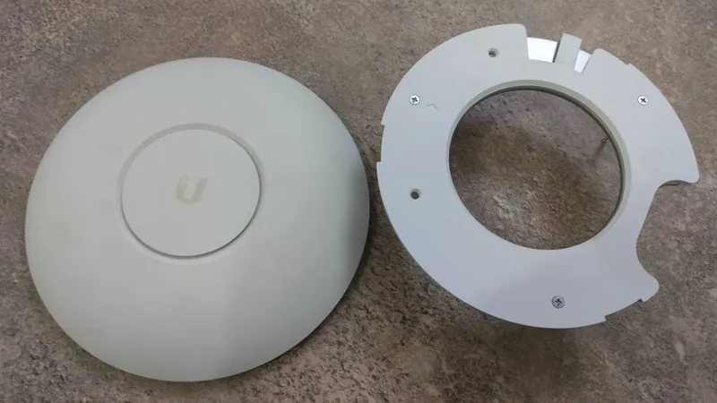 Точка доступа Ubiquiti UniFi AP AC Pro (UAP-AC-PRO) 2 Точка доступа Ubiquiti UniFi AP AC Pro (UAP-AC-PRO) 2