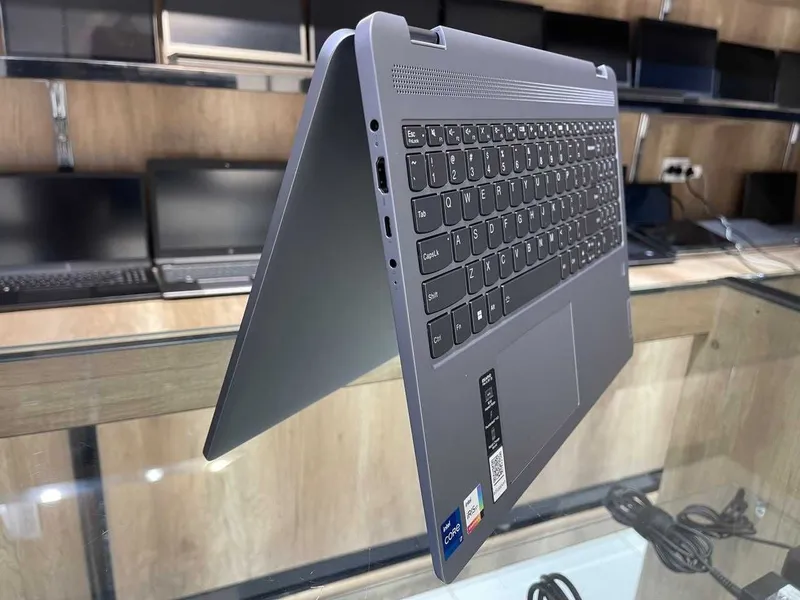 Lenovo IdeaPad Flex 5 16RU8 Core i7-1355U, 16 GB tezkor xotira, 512 GB SSD 3 Lenovo IdeaPad Flex 5 16RU8 Core i7-1355U, 16 GB tezkor xotira, 512 GB SSD 3